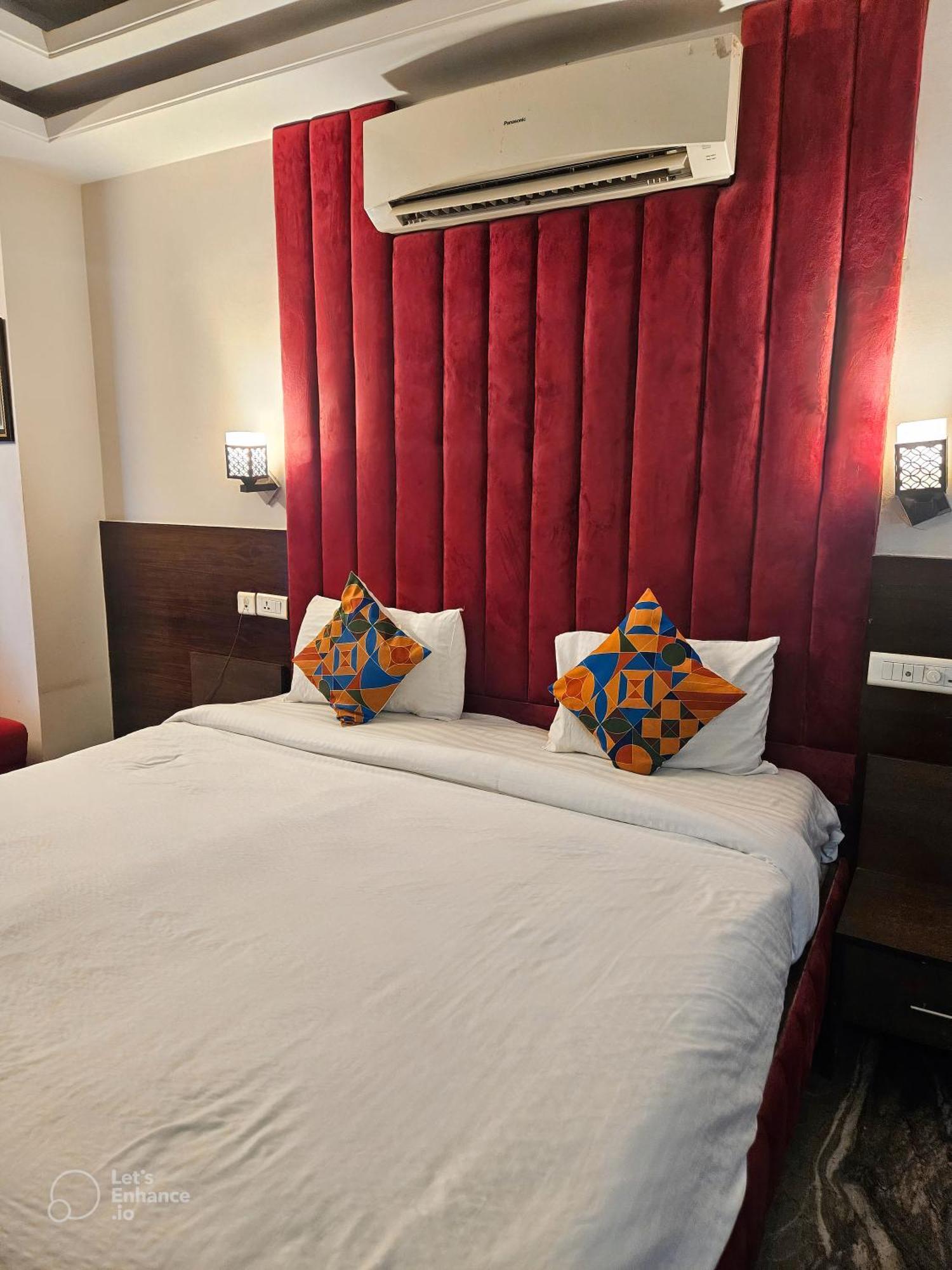 Sahibs Corporate - Family & Corporate Hotel 3*